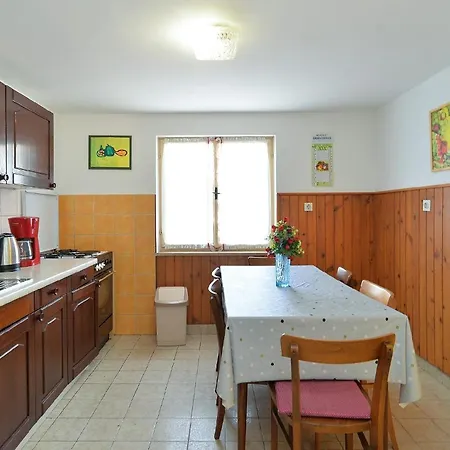Ferienhaus Für 6 Personen Ca 80 Qm In Vržnaveri, Istrien Istrische Riviera *